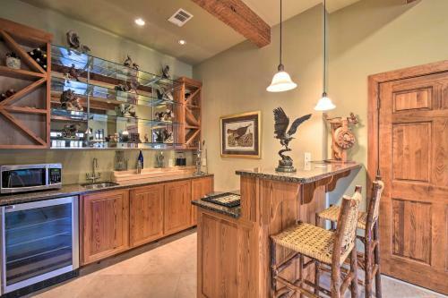 Plummer Lodge In Big Canoe With Lake Access!