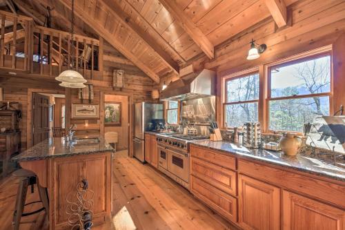 Plummer Lodge In Big Canoe With Lake Access!
