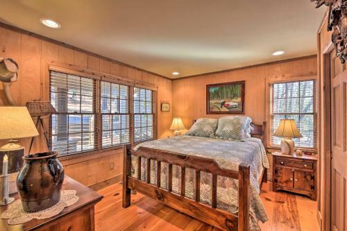 Plummer Lodge In Big Canoe With Lake Access!