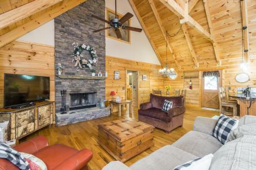 Poppy's Great Escape - 4 Bed 4 Bath - Hot Tub