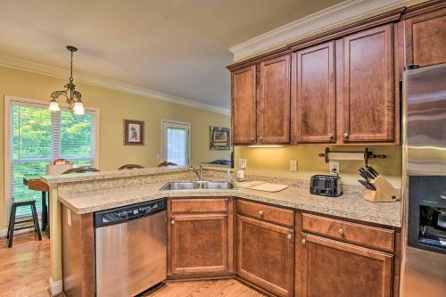 Idyllic Dahlonega House Hike, Sip, And Explore!