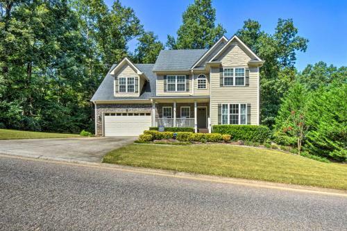 Idyllic Dahlonega House Hike, Sip, And Explore!