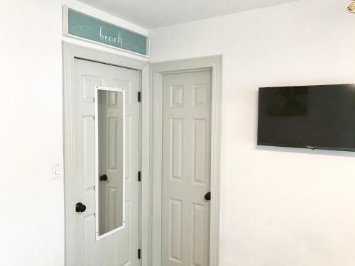 Apartamento #1 St.pete Beach Unit*walk To Bars, Beaches, Restaurants And More.