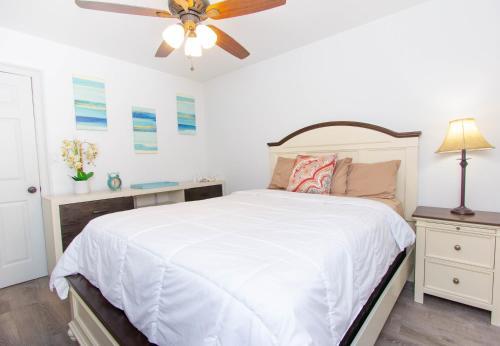 Apartamento #1 St.pete Beach Unit*walk To Bars, Beaches, Restaurants And More.