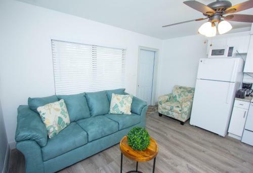 Apartamento #1 St.pete Beach Unit*walk To Bars, Beaches, Restaurants And More.