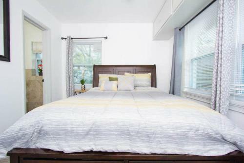 Apartamento #1 St.pete Beach Unit*walk To Bars, Beaches, Restaurants And More.
