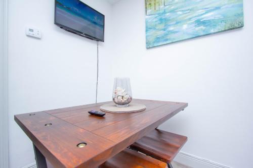 Apartamento #1 St.pete Beach Unit*walk To Bars, Beaches, Restaurants And More.