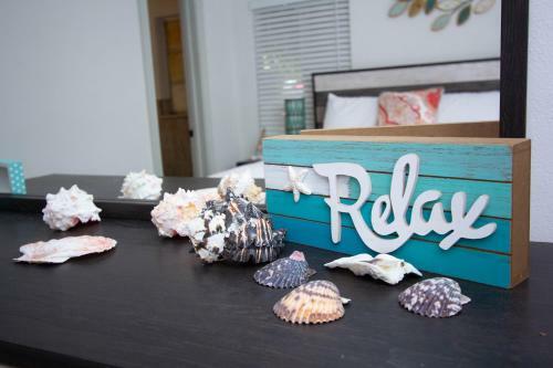 Apartamento #1 St.pete Beach Unit*walk To Bars, Beaches, Restaurants And More.