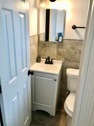 Apartamento #1 St.pete Beach Unit*walk To Bars, Beaches, Restaurants And More.