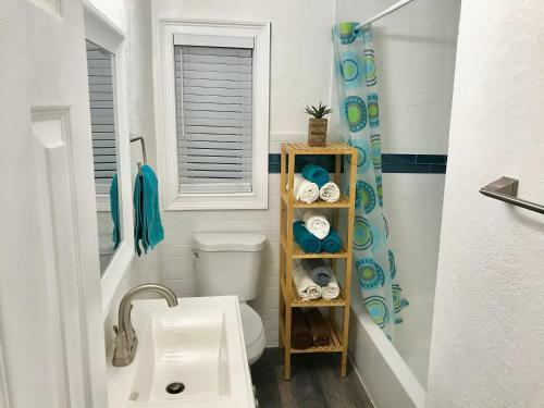 Apartamento #1 St.pete Beach Unit*walk To Bars, Beaches, Restaurants And More.