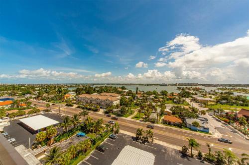 #1004 Shores Of Madeira Penthouse