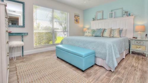 Madeira Beach Yacht Club By Teeming Vacation Rentals