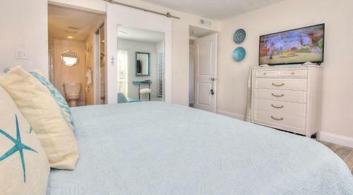 Madeira Beach Yacht Club By Teeming Vacation Rentals