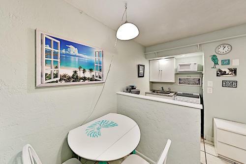 Pass-a-grille Beach Retreat Unit 8