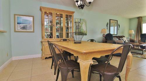 Sea Breeze By Teeming Vacation Rentals