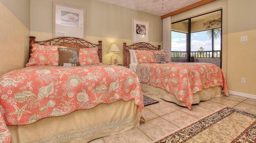 Arie Dam By Teeming Vacation Rentals