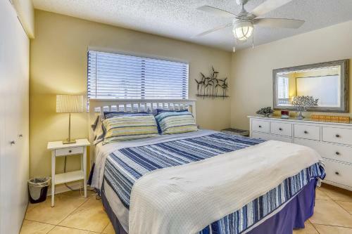 Sunset Chateau 207 Beachfront With Many Updates On Sunset Beach