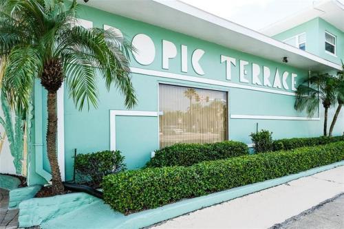 Apartamento Tropic Terrace #23 - Beachfront Rental Condo