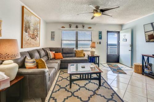 Sunset Chateau 603 Awesome Top Floor Beach Front Condo