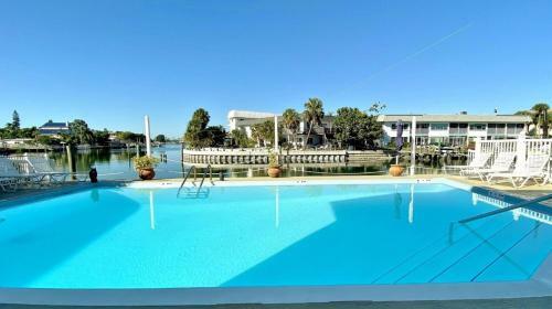 Apartamento Pointe Capri By Teeming Vacation Rentals