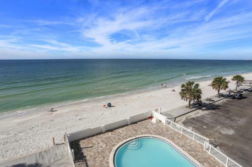 Sunset Chateau 511 Beachfront Condo, Amazing Updates, Pool, Bbq