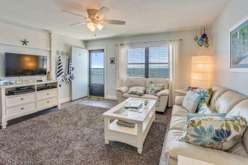 Sunset Chateau 511 Beachfront Condo, Amazing Updates, Pool, Bbq