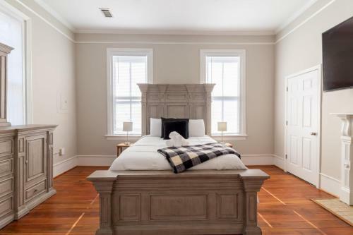 Mighty Mildred- Historic-walkable-mins To Riverwalk