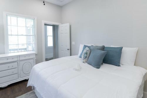 Mighty Mildred- Historic-walkable-mins To Riverwalk