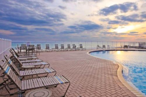 Tidewater Beach Resort 2800