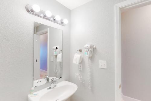 Tidewater Beach Resort 2800