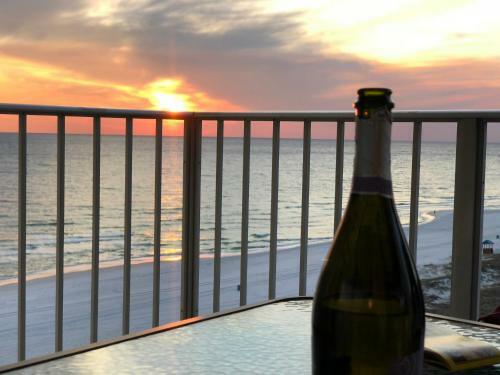 Apartamento Regency Towers - Beachfront Condo