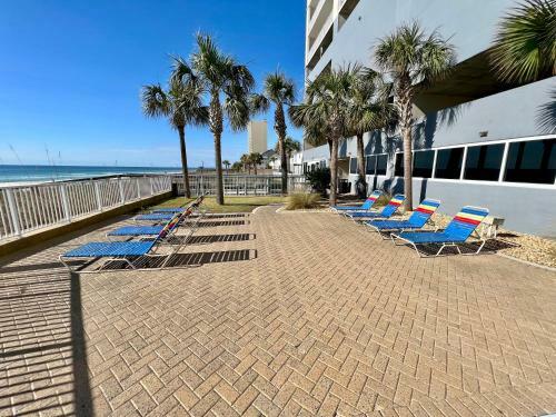 Ocean Reef Resort - Direct Beach Front, Free Beach Chairs - Seasonal