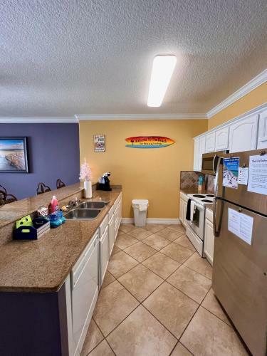 Ocean Reef Resort - Direct Beach Front, Free Beach Chairs - Seasonal