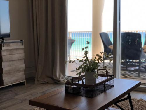 Apartamento Barefoot Bliss - Beachfront Condo - Sleeps 14