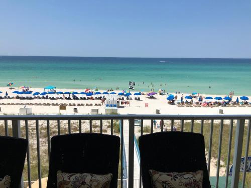 Apartamento Barefoot Bliss - Beachfront Condo - Sleeps 14