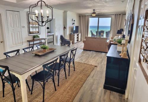 Apartamento Barefoot Bliss - Beachfront Condo - Sleeps 14