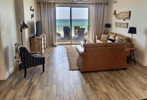 Apartamento Barefoot Bliss - Beachfront Condo - Sleeps 14