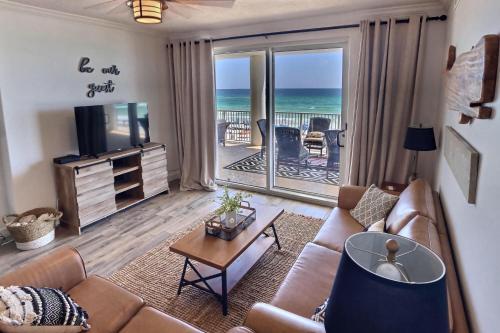Apartamento Barefoot Bliss - Beachfront Condo - Sleeps 14