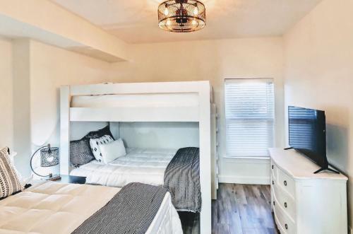 Apartamento Barefoot Bliss - Beachfront Condo - Sleeps 14