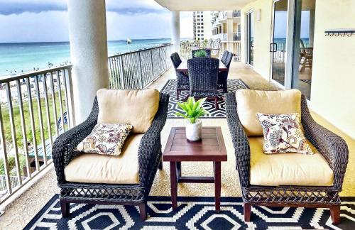 Apartamento Barefoot Bliss - Beachfront Condo - Sleeps 14