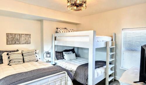 Apartamento Barefoot Bliss - Beachfront Condo - Sleeps 14