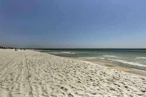 Apartamento Coastal Abode At Pinnacle Port A Beachfront Oasis