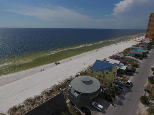 Panorama - Upper - Beautiful Beachfront Home! Rent One Level Or Two!!