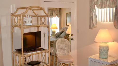 Panorama - Upper - Beautiful Beachfront Home! Rent One Level Or Two!!