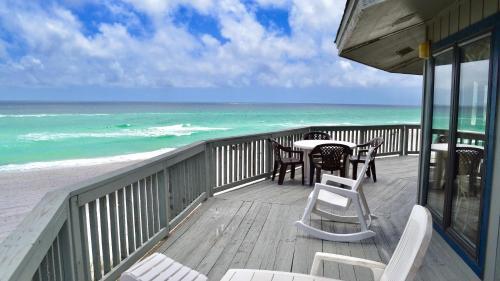 Panorama - Upper - Beautiful Beachfront Home! Rent One Level Or Two!!