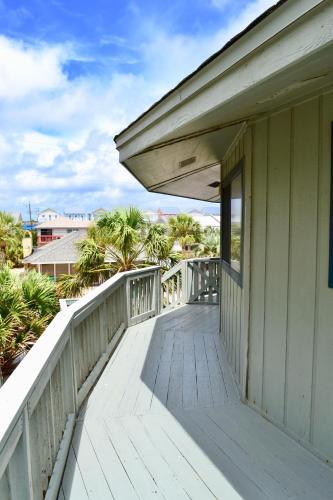 Panorama - Upper - Beautiful Beachfront Home! Rent One Level Or Two!!