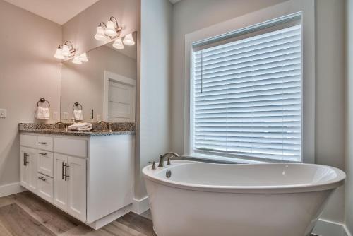 Hook, Wine & Sinker - Private Pool! Brand New!