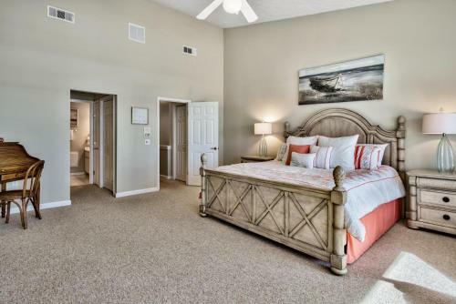 Pugsy's Paradise Sleeps 19!