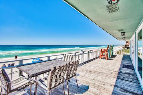 Island Time- Wonderful Private Beachfront Home - Beautiful!!!