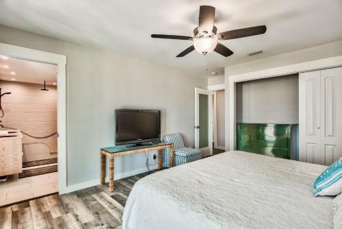 Island Time- Wonderful Private Beachfront Home - Beautiful!!!